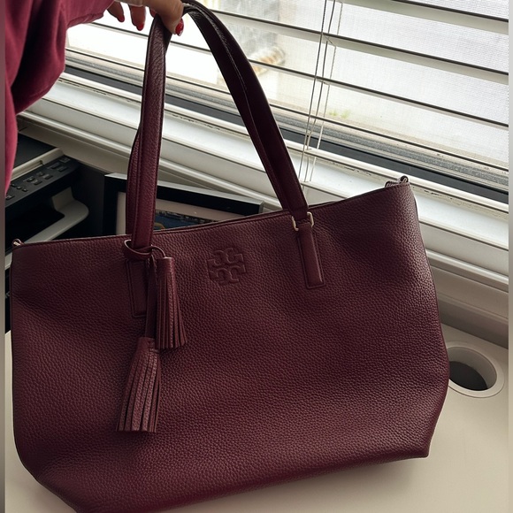 TORY BURCH
Leather Tote Bag 💜 - Picture 3 of 6